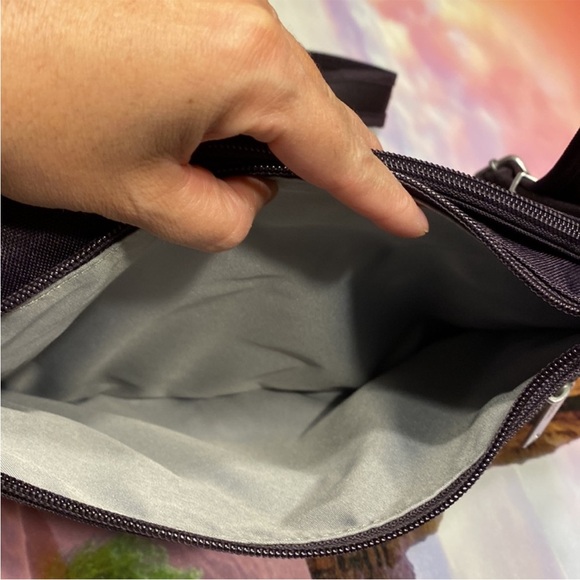 Baggallini Cross Over Crossbody Anti-theft Bag - Picture 3 of 11